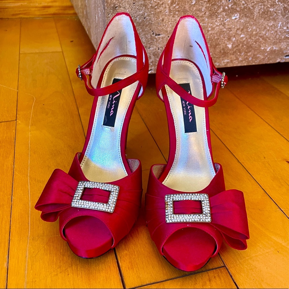 Nina Red Heels (never worn) Size 7